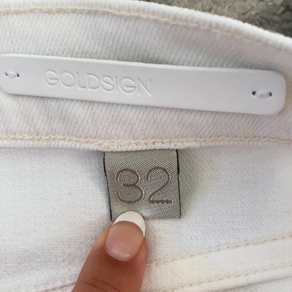 GOLDSIGN white jeans NWOT sz 32! - Picture 3 of 5